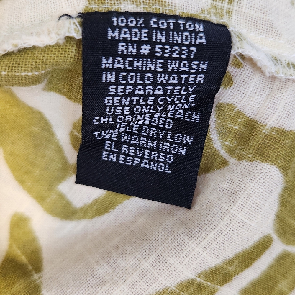 Olive Floral Button-Up Women's Top - Picture 7 of 7